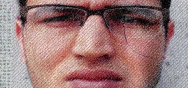 Strage di Berlino, la pistola trovata addosso a Amri è la stessa con cui uccise l'autista del tir
