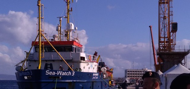 Giunta a Reggio nave con 232 migranti