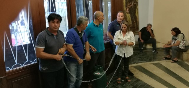 Lavoratori della società gestione servizi occupano la sede della Provincia di Crotone