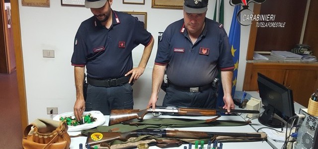 Denunciati due cacciatori, usavano richiami acustici vietati