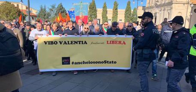 In più di 2000 persone a Vibo per passeggiata di Legalità