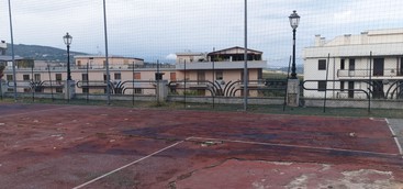 Fare per Catanzaro: "Città sporca, i cittadini si sostituiscono all’amministrazione comunale. Giusto pagare la tassa?" (FOTO)