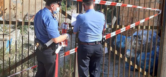 Sequestrati depositi incontrollati di rifiuti