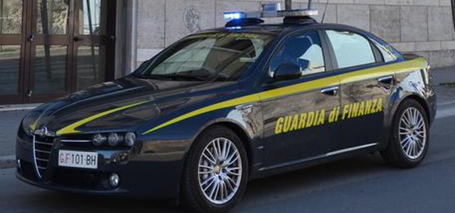 Truffa ed evasione fisco, sequestrati beni