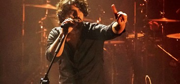 Grande successo per il concerto di Mannarino al Teatro Politeama (VIDEO)