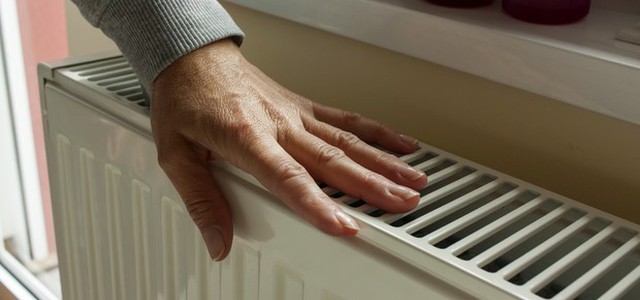 Eurostat, il 16% degli italiani patisce il freddo in casa