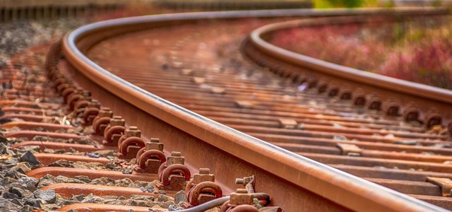Migrante investito da treno nel Reggino