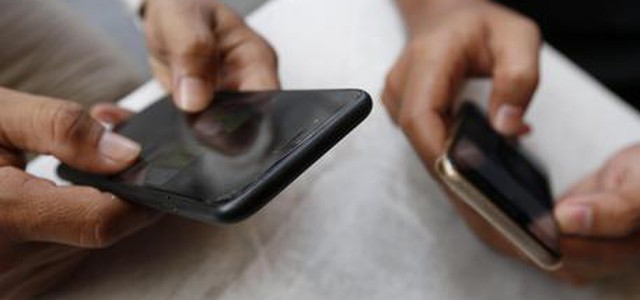 007 Usa, non comprate smartphone cinesi