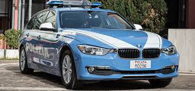 La Polizia Stradale denuncia cittadino boliviano trovato in possesso di foglie di coca.