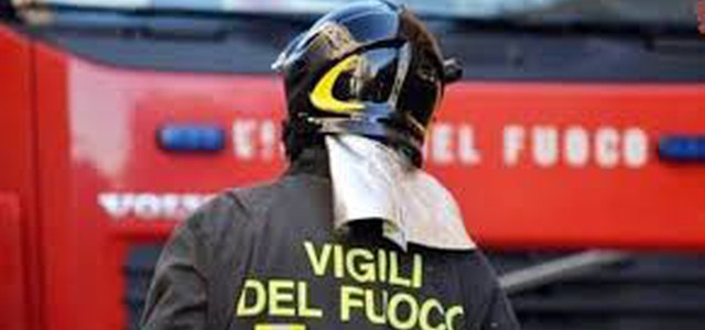 Grande commozione alla camera ardente per i Vigili del Fuoco