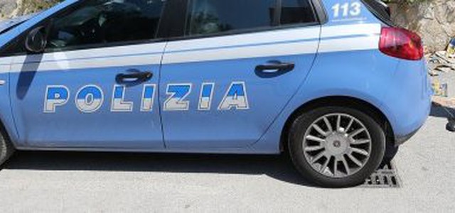 Coppia di anziani rapinata in casa