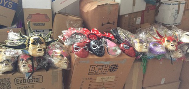 Sequestrati 2,5 milioni di articoli carnevale
