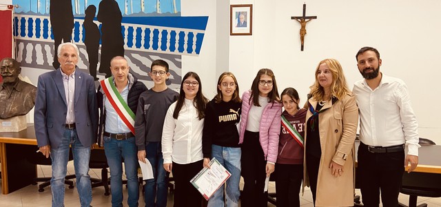 Conflenti celebra l'insediamento della Baby Sindaca Morena Stranges