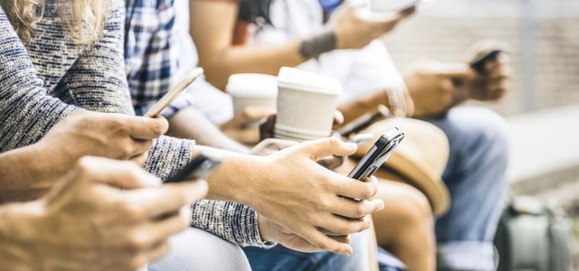 Come il mondo iperconnesso e digitale sta cambiando la nostra attenzione (e il nostro tempo)