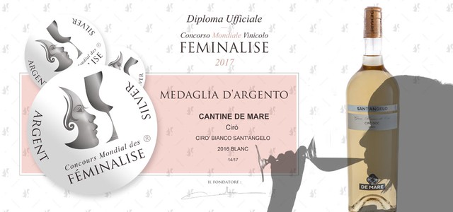 LE DONNE BEVONO IL SANT’ANGELO DE MARE 