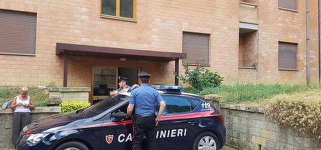 Rapinano 60mila euro ad una donna, tre arresti: il basista è il nipote
