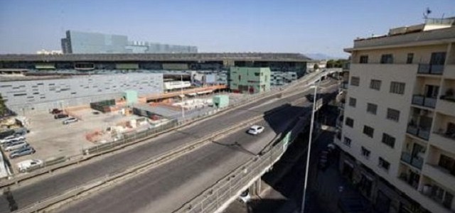 Sbalzato dall'auto muore investito da pullman 44enne calabrese a Roma