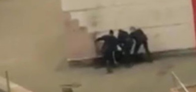 In Francia cresce la rabbia per la vicenda di Theo, il ragazzo pestato dagli agenti (VIDEO)