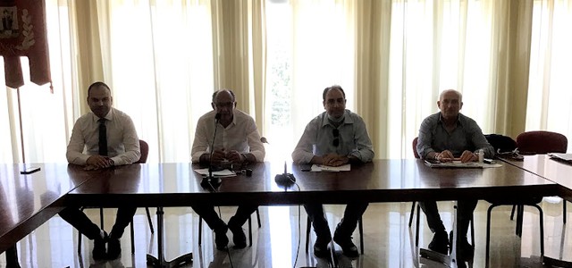 Raccolta differenziata condivisa tra i Comuni di Maida, San Pietro a Maida, Cortale e Jacurso. I sindaci Paone, Giampà, Scalfaro e Serratore hanno illustrato aspettative e obiettivi