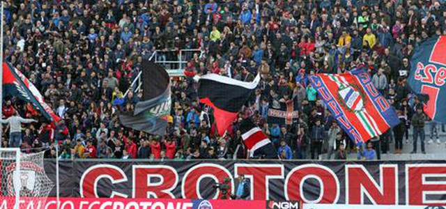 Crotone-Roma, colletta per biglietto a tifoso giallorosso